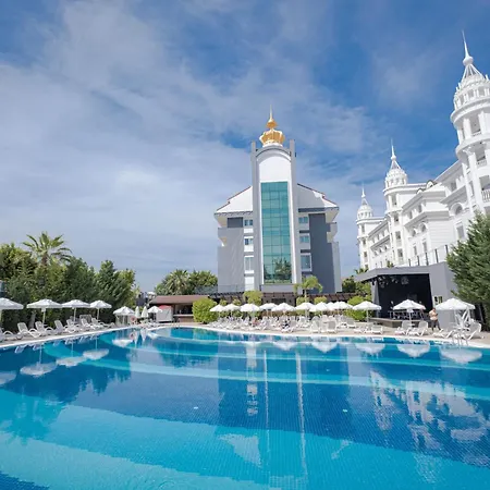 Well Palace Hotel Side