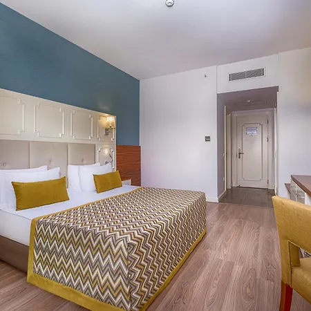 Well Palace Hotel 5*