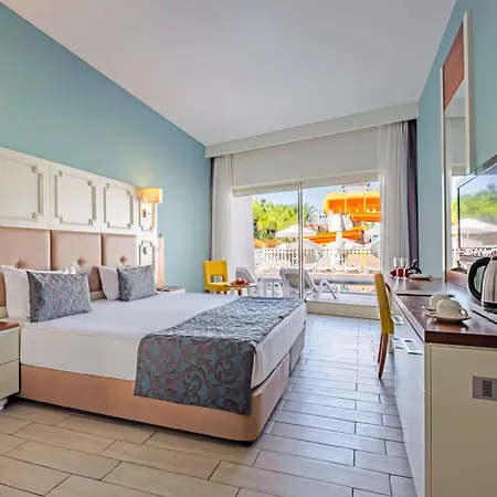 Well Palace Hotel Side